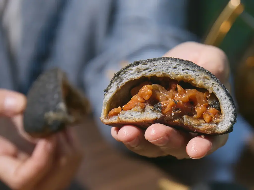 「いいね！」でお食事券が当たる！「添好運（ティム・ホー・ワン）」期間限定スペシャルメニュー「黒トリュフチキンバオ」 画像 2