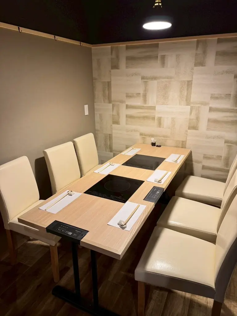 成田の「すき焼き・しゃぶしゃぶ・ふぐ専門店 伊佐」、1月20日より和牛すき焼き・しゃぶしゃぶを本格始動！　まず”肉を選ぶ” という新スタイルを展開。記念として2月8日まで和牛メニュー15％OFF 画像 8