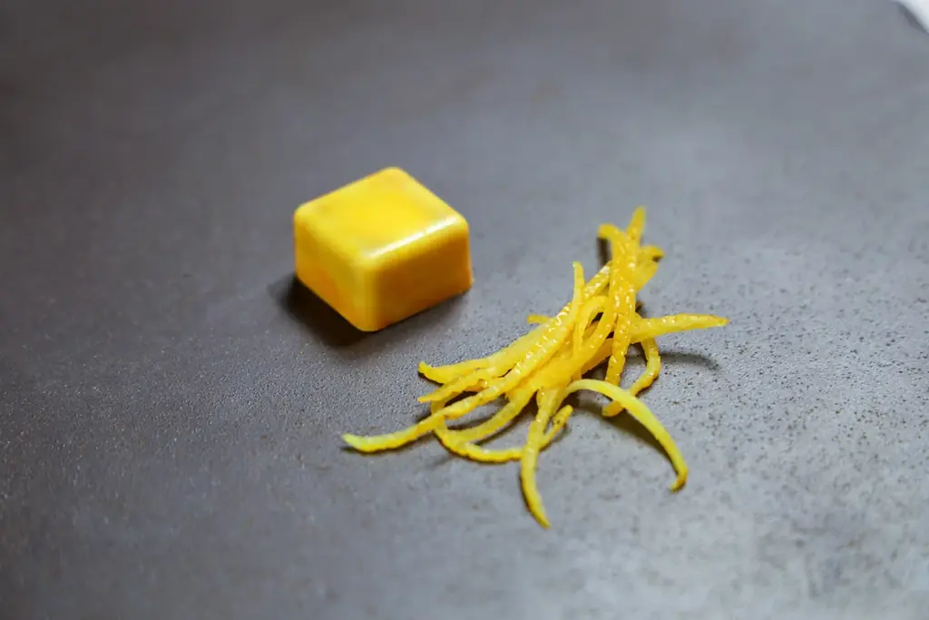 パティシエ特製『柚子と黒胡麻のボンボン・ショコラ』付き バレンタイン限定宿泊プランの予約受付を開始 画像 2