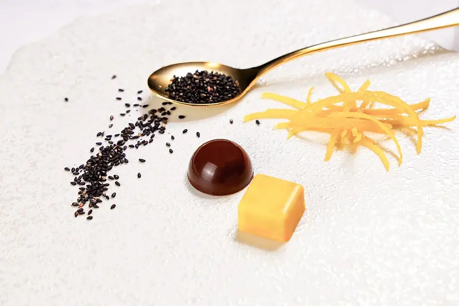 パティシエ特製『柚子と黒胡麻のボンボン・ショコラ』付き バレンタイン限定宿泊プランの予約受付を開始 画像 4