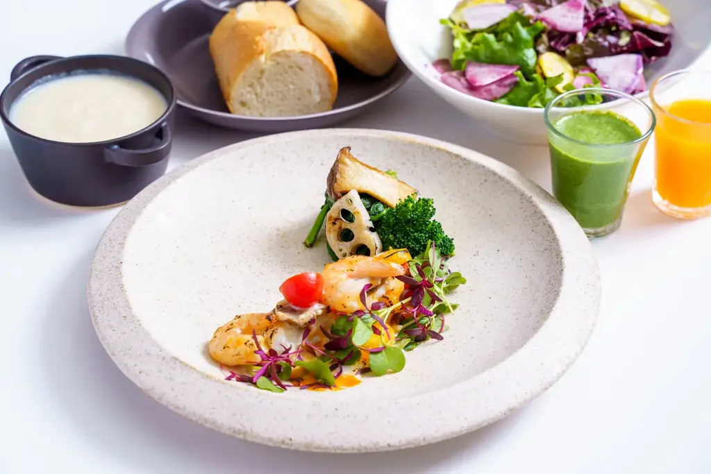 なくなり次第終了！ふわふわ食感「生雪見だいふく」とのコラボデザート「生雪見だいふくと苺の最中仕立て～黒蜜添え～」をランチタイムに期間限定でご提供 / ロッテシティホテル錦糸町 画像 4