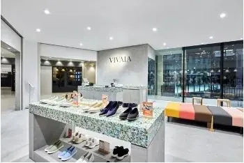 VIVAIA初のアーティストコラボレーション！VIVAIA史上最高にロマンティックなバレンタイン限定メリージェーンが登場 画像 11