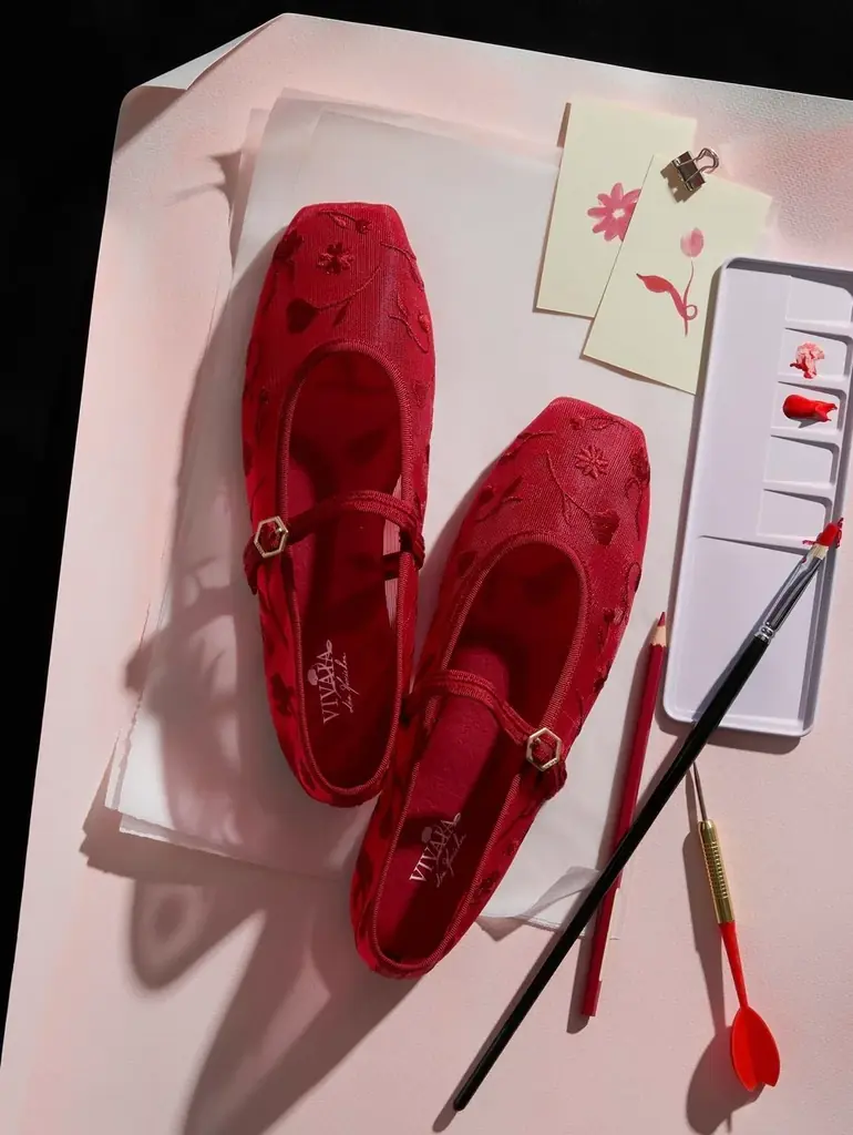 VIVAIA初のアーティストコラボレーション！VIVAIA史上最高にロマンティックなバレンタイン限定メリージェーンが登場 画像 2