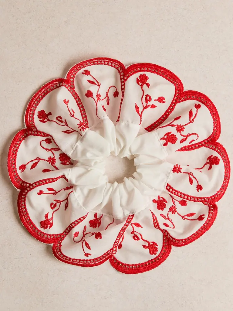 VIVAIA初のアーティストコラボレーション！VIVAIA史上最高にロマンティックなバレンタイン限定メリージェーンが登場 画像 3