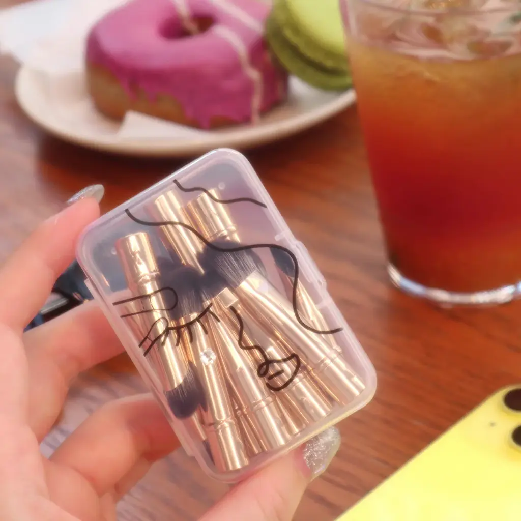 【数量限定】持ち運びに特化したミニマル発想のメイクブラシセット「Pocket Atelier（ポケフルブラシ）」が2026年1月26日(月)登場 画像 2