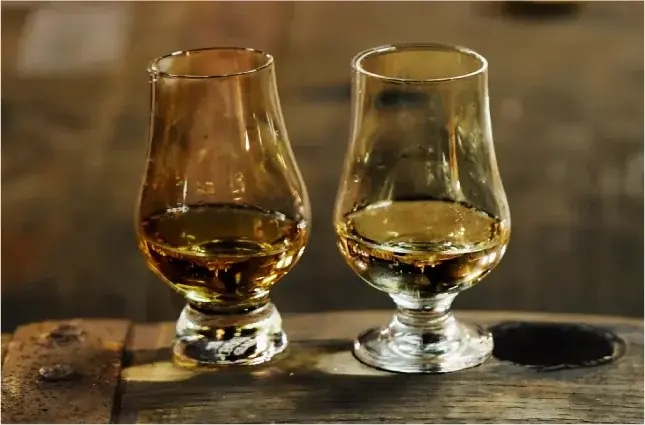 【Makuakeで先行販売】鹿児島最古の蔵・白金酒造が挑む。アイラ島の香りを纏う一度きりの長期熟成焼酎「芋・麦2種」が誕生。 画像 4