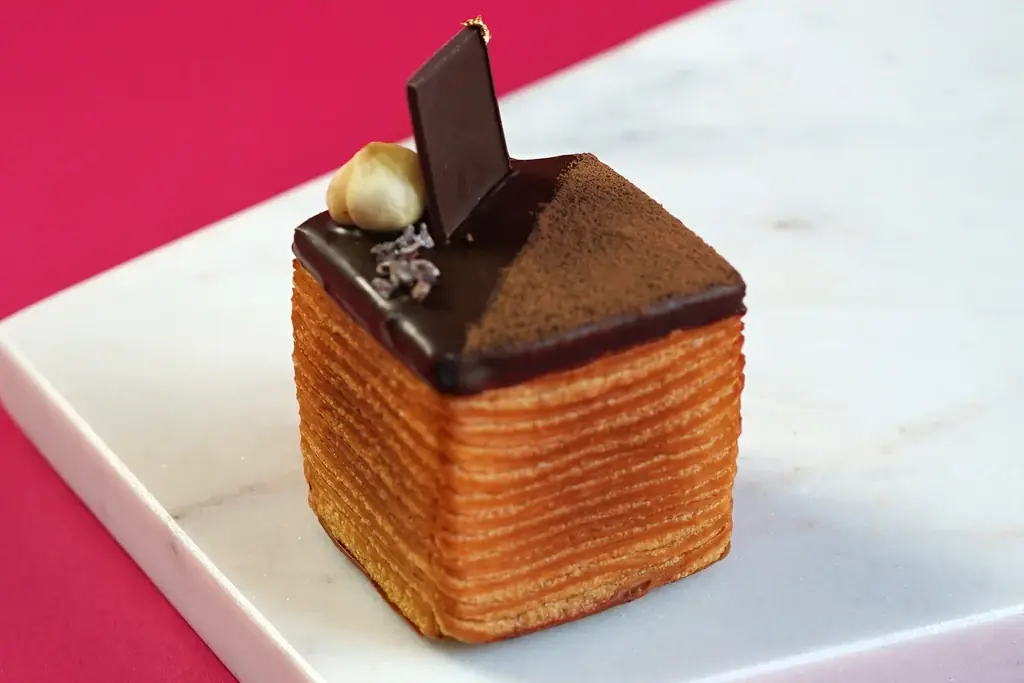 “めくるクロワッサン”として大人気の「リーヴル」を4.5cm角にしたバレンタイン限定「ミニリーヴル」を2026年2月12・13・14日の3日間、数量限定で販売いたします。【ロイヤルパインズホテル浦和】 画像 5