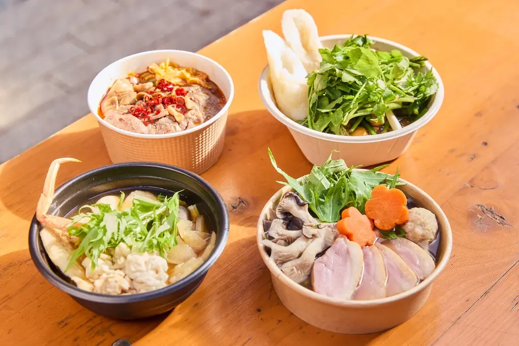 『酒処 鍋小屋 2026 supported by ダイショー』横浜赤レンガ倉庫にて2月1日（日）まで開催中！ご当地鍋18種、日本酒100種超が大集結！お笑いライブに縁日、屋台も！ 画像 2