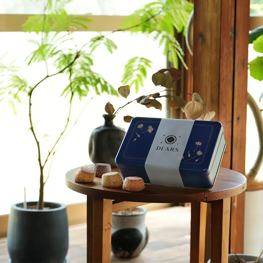 スイーツブランド『DEARS』から、国産発酵バターをたっぷりと使用した『ディアマンクッキー バレンタイン限定アソート缶』が数量限定で発売！ 画像 2