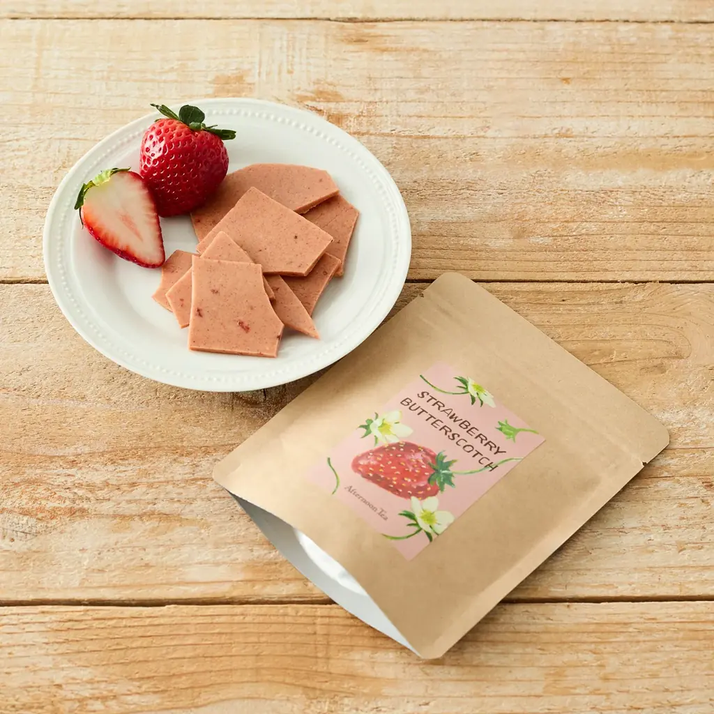 【Afternoon Tea】苺やお花のモチーフをあしらった《スイーツ＆ティー》、フルーツ×抹茶の新作ティーやLee Izumidaさんの世界観が楽しめるブック型ギフトなど限定パッケージで発売 画像 13