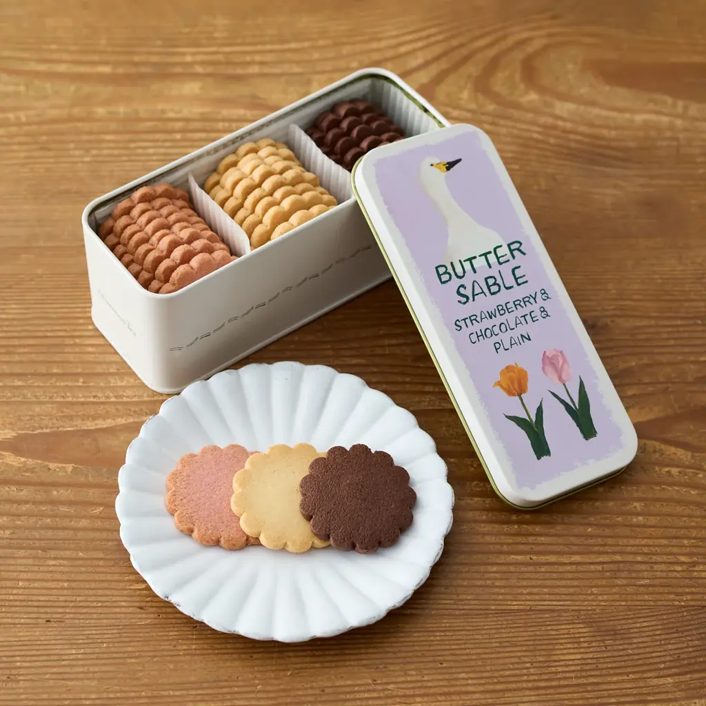 【Afternoon Tea】苺やお花のモチーフをあしらった《スイーツ＆ティー》、フルーツ×抹茶の新作ティーやLee Izumidaさんの世界観が楽しめるブック型ギフトなど限定パッケージで発売 画像 17