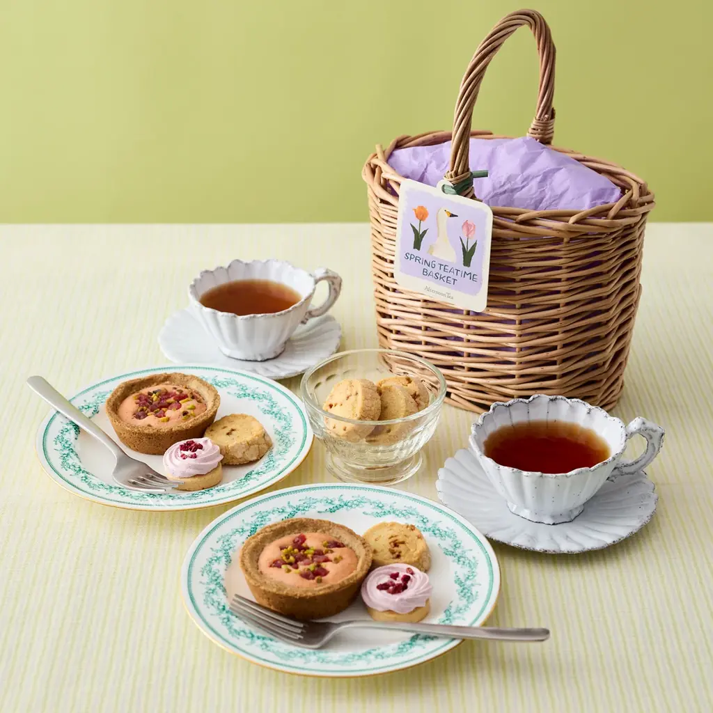 【Afternoon Tea】苺やお花のモチーフをあしらった《スイーツ＆ティー》、フルーツ×抹茶の新作ティーやLee Izumidaさんの世界観が楽しめるブック型ギフトなど限定パッケージで発売 画像 5