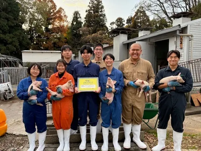 高校生育てた豚提供