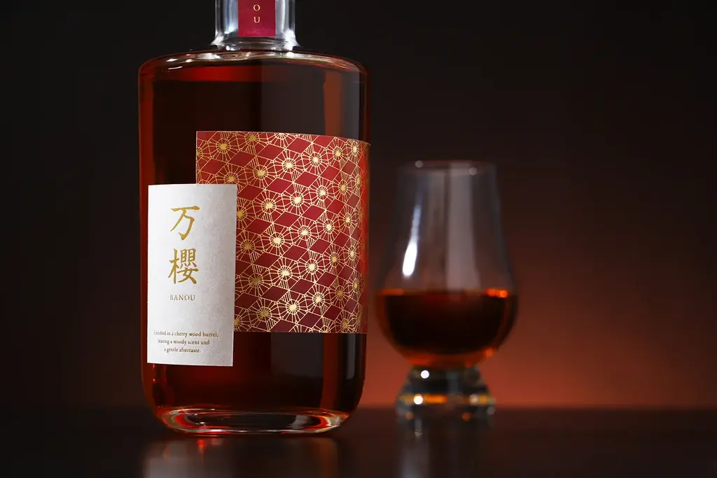 桜樽で仕込んだモルトウイスキー「万櫻 -banou-」の抽選販売を開始 画像 2