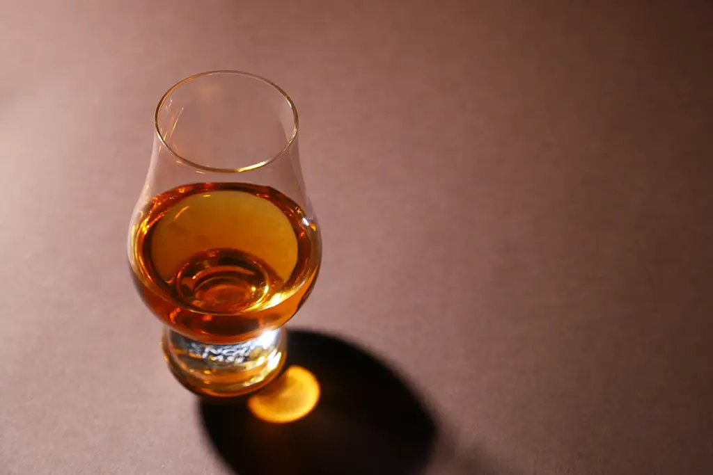 桜樽で仕込んだモルトウイスキー「万櫻 -banou-」の抽選販売を開始 画像 3