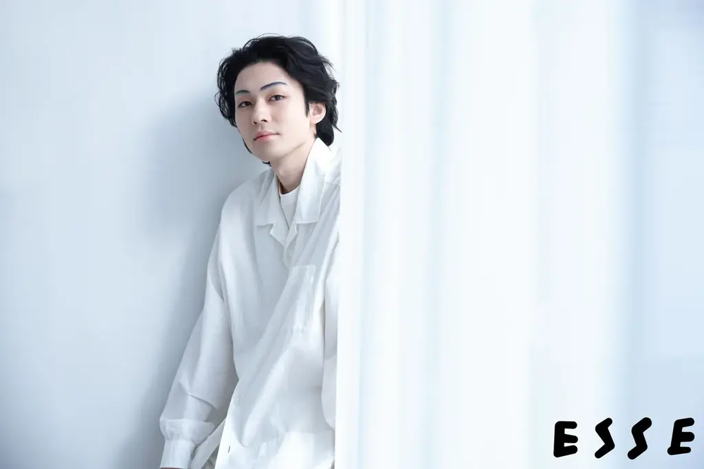 歌舞伎俳優・市川染五郎さんが『ESSE』 2026年3月号特装版表紙に初登場！　料理や習慣など、暮らしぶりにせまるスぺシャルインタビューも 画像 2