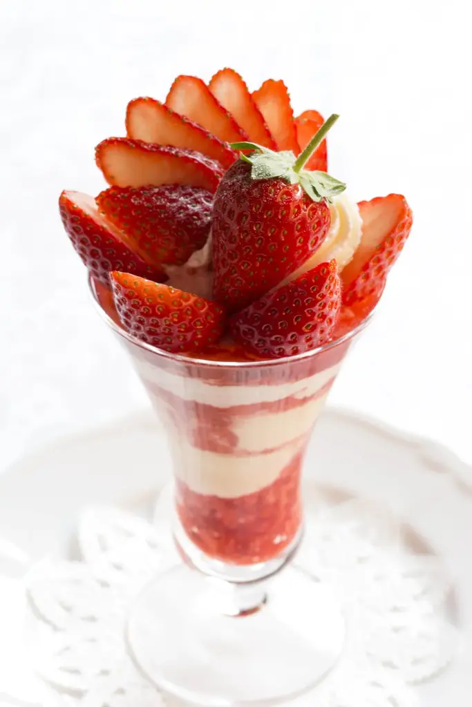 「資生堂パーラー 銀座本店サロン・ド・カフェ」、寒さ深まる2月に旬を迎える苺の限定パフェなどを展開 画像 5