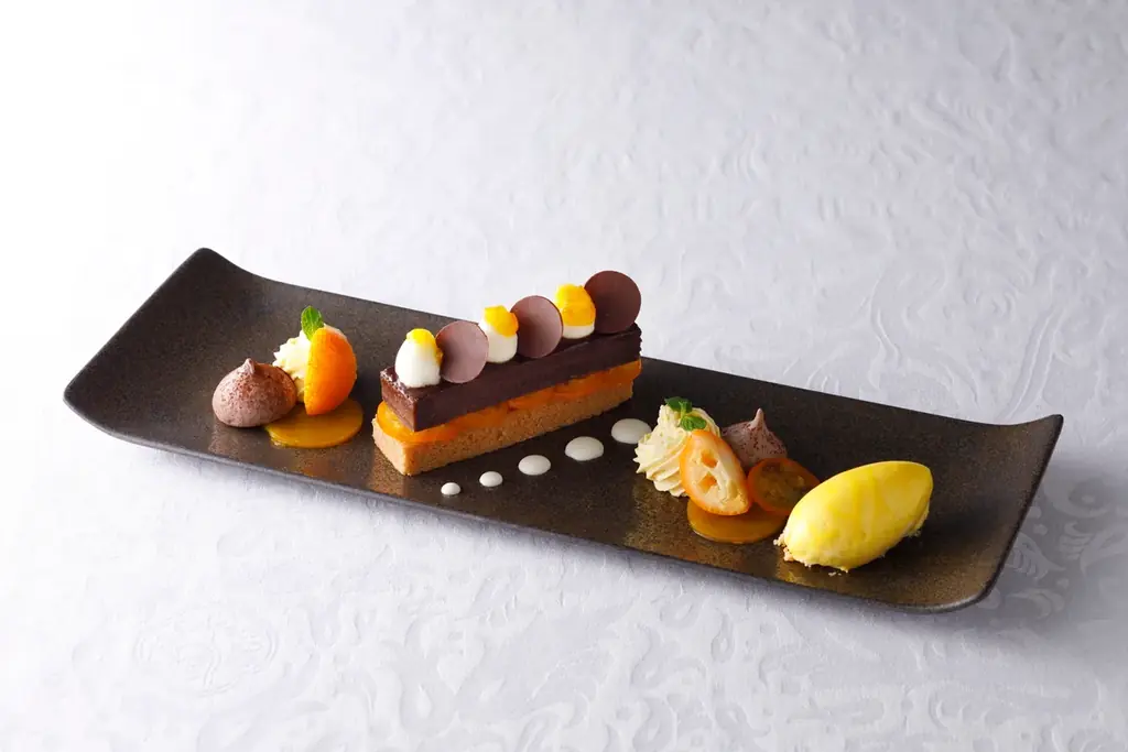 「資生堂パーラー 銀座本店サロン・ド・カフェ」、寒さ深まる2月に旬を迎える苺の限定パフェなどを展開 画像 6