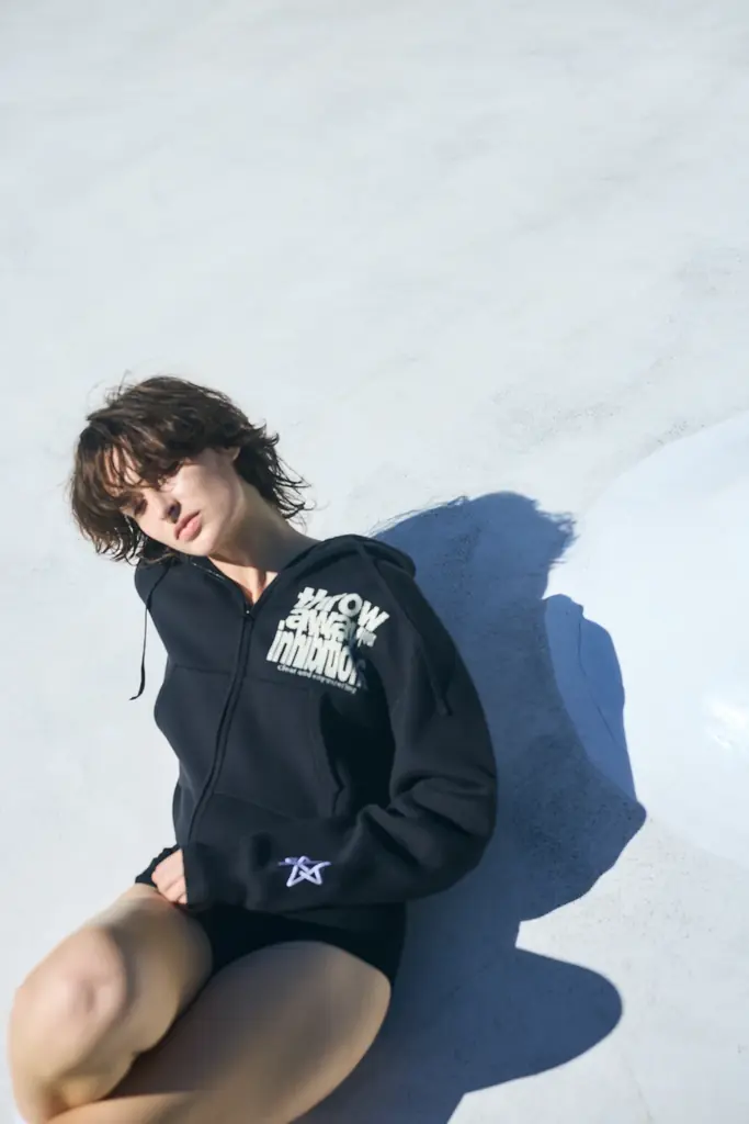 THROW by SLY（スロー バイ スライ）ESQWE（エスクェ）とのコラボレーションアイテムを2月13日(金)より発売 画像 4