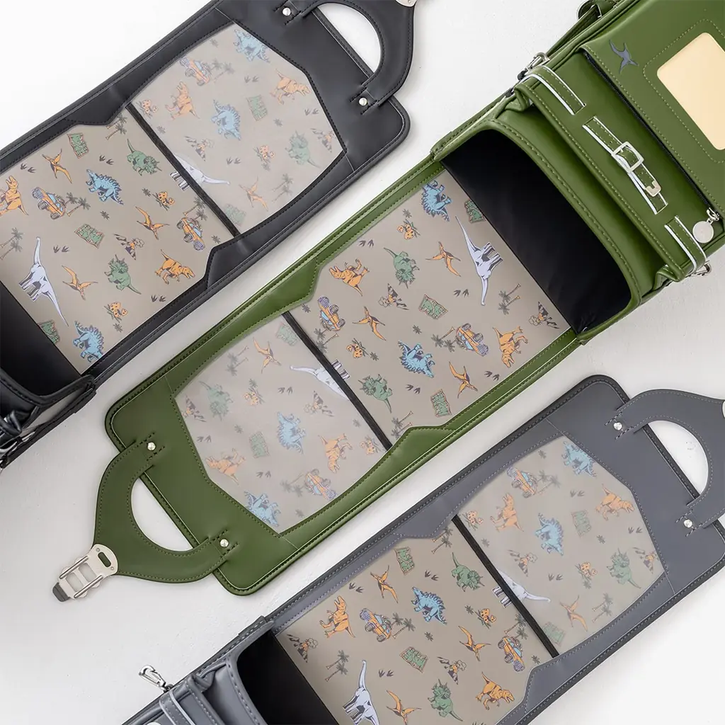 フィットちゃん2027年度ご入学向け新モデル第一弾｜恐竜・車をモチーフにした好奇心を刺激する新シリーズ！エキサイティングな世界観を楽しめる、別売「おなまえキラカード」も新たに展開 画像 3