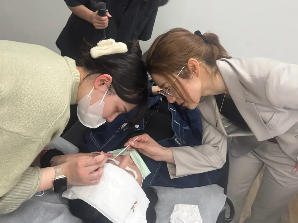 【アイリストの身体ケア】まつ毛商材ブランド「YOURTORUN」が、湿布薬のプロ“株式会社タカミツ”と異色コラボ。Instagramの対談LIVEを1月31日開催！ 画像 5