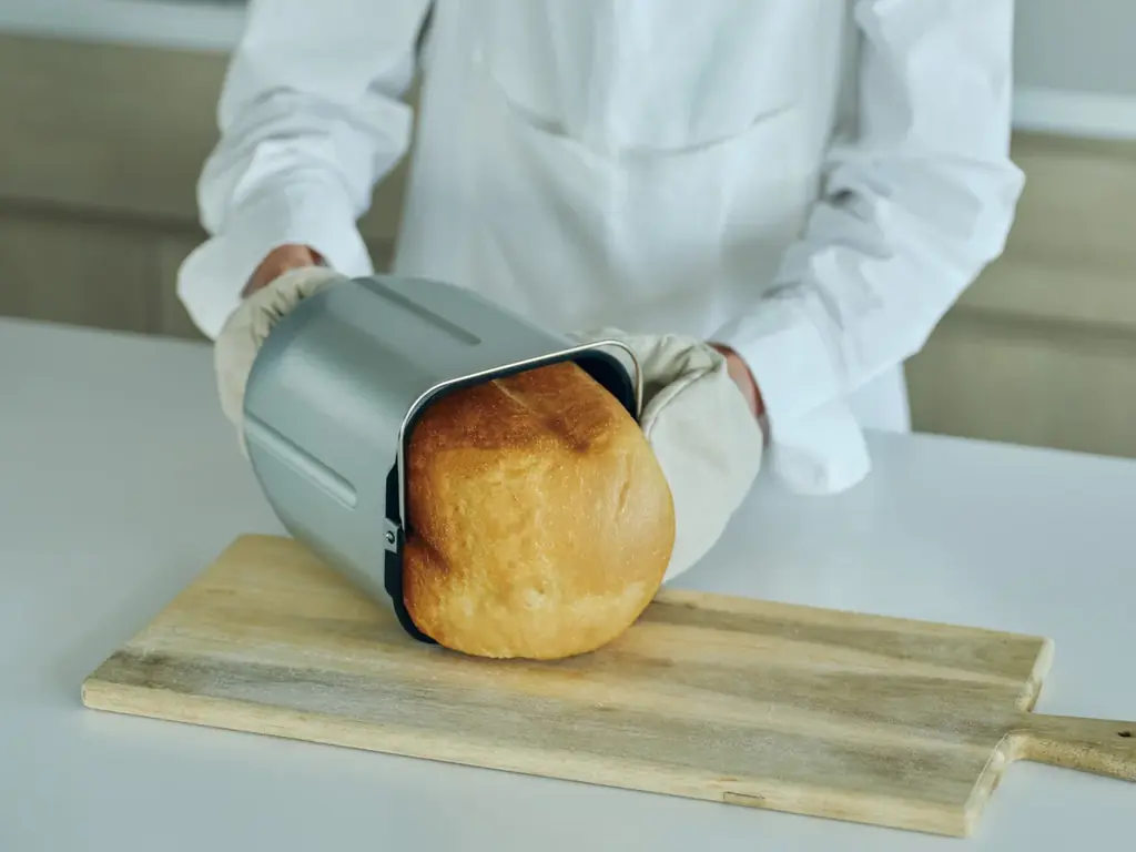 【おいしさの最高点を更新】シロカ、シリーズ初の厚釜パンケースを採用し、「おうちベーカリー ベーシックシリーズ」をリニューアル！お店のような“外サクッ、中ふわっふわ”なパンをご自宅で。 画像 11