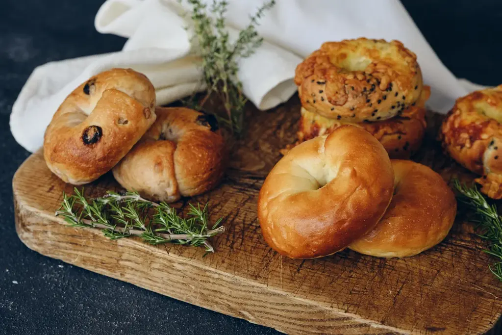 【おいしさの最高点を更新】シロカ、シリーズ初の厚釜パンケースを採用し、「おうちベーカリー ベーシックシリーズ」をリニューアル！お店のような“外サクッ、中ふわっふわ”なパンをご自宅で。 画像 4