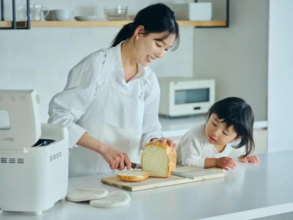 【おいしさの最高点を更新】シロカ、シリーズ初の厚釜パンケースを採用し、「おうちベーカリー ベーシックシリーズ」をリニューアル！お店のような“外サクッ、中ふわっふわ”なパンをご自宅で。 画像 7