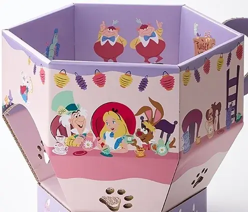 ディズニー・アニメーション映画『ふしぎの国のアリス』劇場公開75周年記念　物語のワンシーンをデザインした「ティーカップ型の猫の爪とぎ」を1月26日（月）より販売開始 画像 3