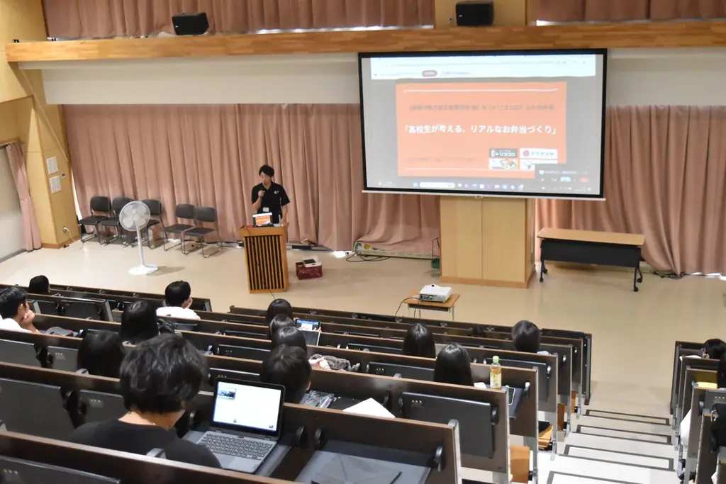 横浜で15年営んだ からあげ店が横須賀・浦賀へ移転｜神奈川県立商工高等学校と連携 画像 2