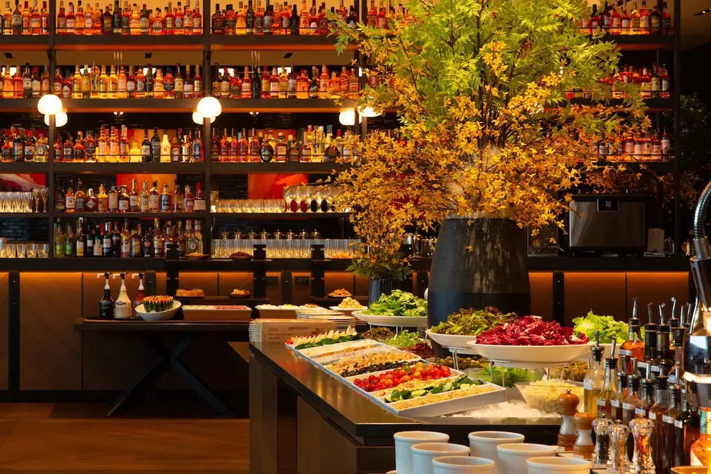 【ロウリーズ・ザ・プライムリブ】苺とチョコレートが彩る、ランチタイム限定デザートブッフェ 画像 3