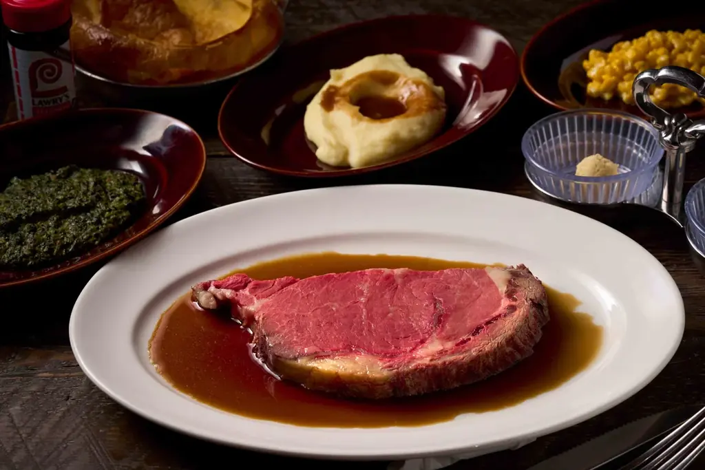 【ロウリーズ・ザ・プライムリブ】苺とチョコレートが彩る、ランチタイム限定デザートブッフェ 画像 5