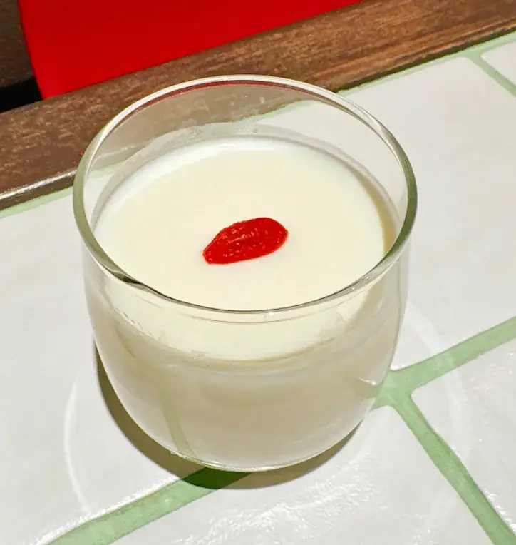 【新メニュー】転転麻辣湯から「杏仁豆腐」が1月23日(金)から新登場！辛さや痺れの余韻を邪魔しない麻辣湯のための食後デザート 画像 2