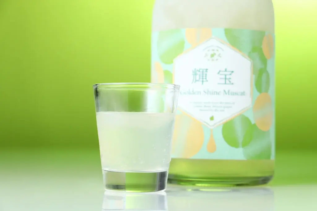 完熟シャインマスカットをフレッシュなまま閉じ込めたお酒「輝宝 -Golden Shine Muscat-」の抽選販売を開始 画像 3