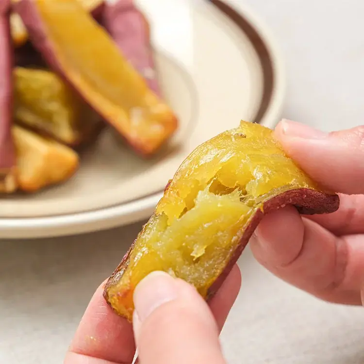 【しっとりを超えた“生”食感】砂糖不使用、熟成が生んだ濃厚な蜜の甘み。『ねっとり生食感 熟成干し焼き芋』をスナックミーオンラインストアで期間限定発売 画像 2