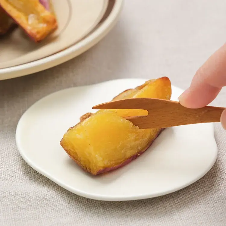 【しっとりを超えた“生”食感】砂糖不使用、熟成が生んだ濃厚な蜜の甘み。『ねっとり生食感 熟成干し焼き芋』をスナックミーオンラインストアで期間限定発売 画像 4