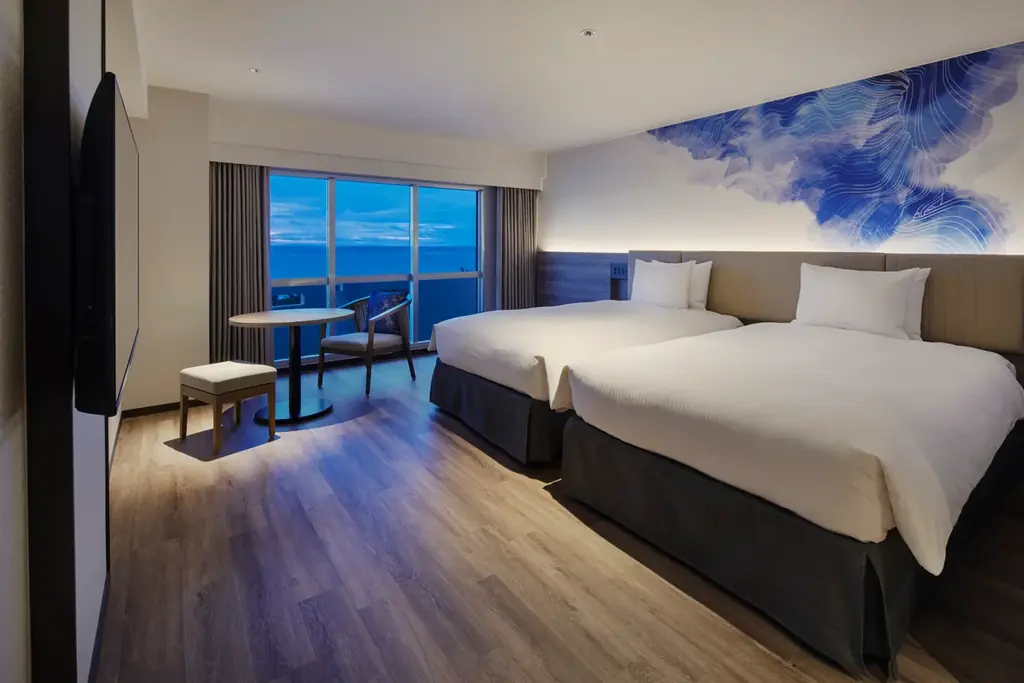 沖縄の海と夕陽を望む「Executive Lounge」で味わうチョコレートスイーツや、客室で楽しむシャンパン付きプランなど、大人のバレンタインステイを提案。【グランドメルキュール沖縄残波岬リゾート】 画像 4