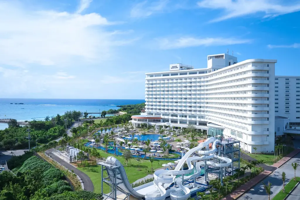 沖縄の海と夕陽を望む「Executive Lounge」で味わうチョコレートスイーツや、客室で楽しむシャンパン付きプランなど、大人のバレンタインステイを提案。【グランドメルキュール沖縄残波岬リゾート】 画像 6