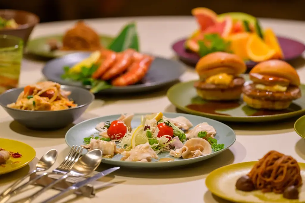 沖縄の海と夕陽を望む「Executive Lounge」で味わうチョコレートスイーツや、客室で楽しむシャンパン付きプランなど、大人のバレンタインステイを提案。【グランドメルキュール沖縄残波岬リゾート】 画像 8