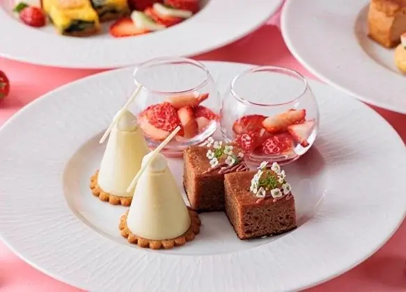 【都ホテル 四日市】期間限定！甘酸っぱく華やかな『苺』を贅沢に使った春のアフタヌーンティーを販売 画像 2