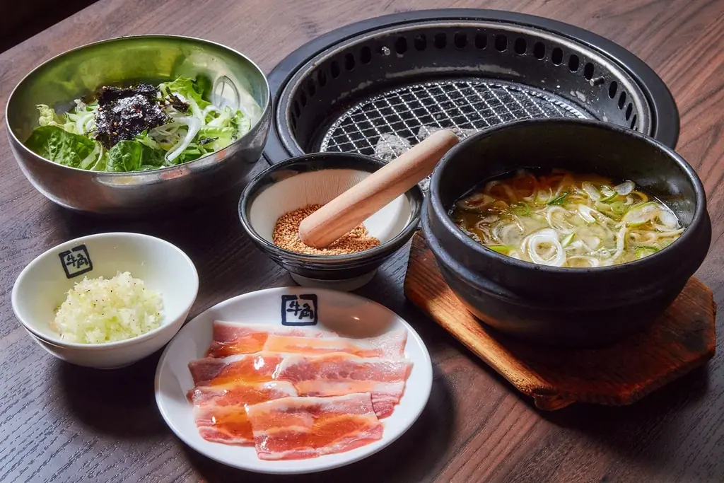 【牛角】年に一度の「肉の日祭り」開催！生ビール190円・カルビ290円など、20品以上が何皿・何杯でも特別価格～2月9日「肉の日」を記念した特別企画～ 画像 12