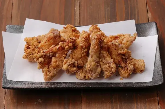 『うぬぼれ続けて創業40周年 ありがとうフェア』第4弾　人気メニュー「骨付きVチキンだし味」が数量限定で復刻！期間限定メニュー全9品を2月1日より提供開始 画像 2