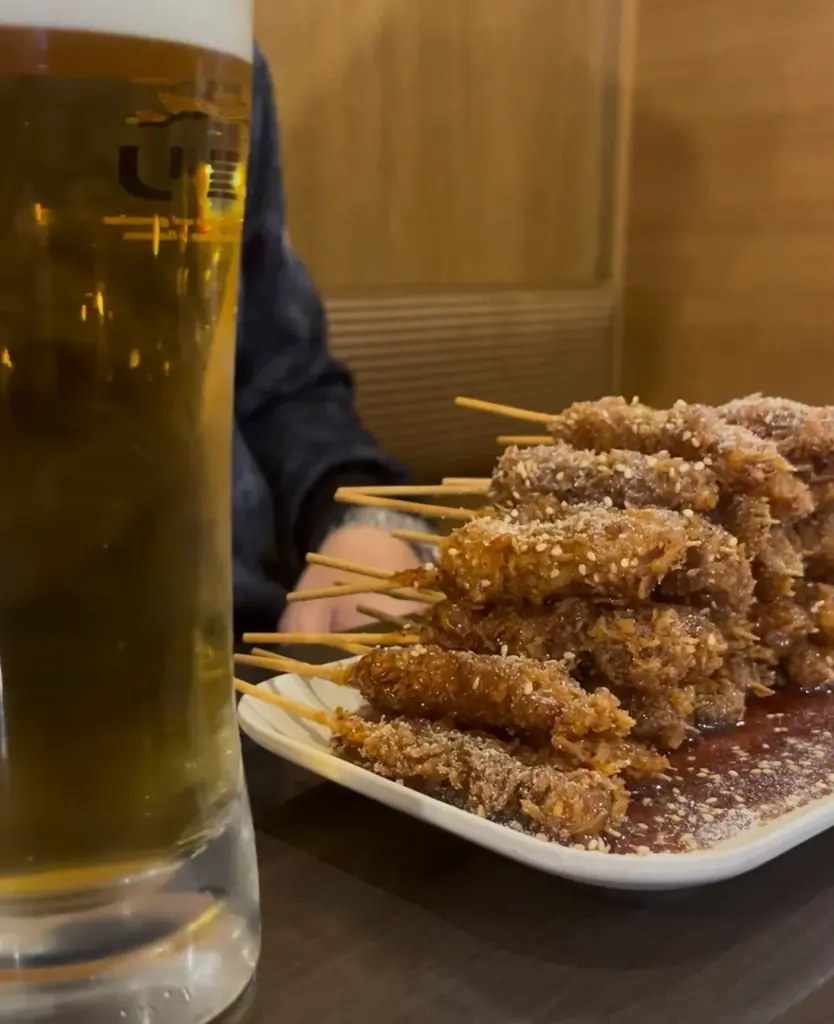 【元祖やきとり家 美濃路】衝撃の1本53円！ニンニクみそ×スパイスの魔力で箸が止まらない…待望の新名物「とまホル串」が本日より全店で販売開始！ 画像 3