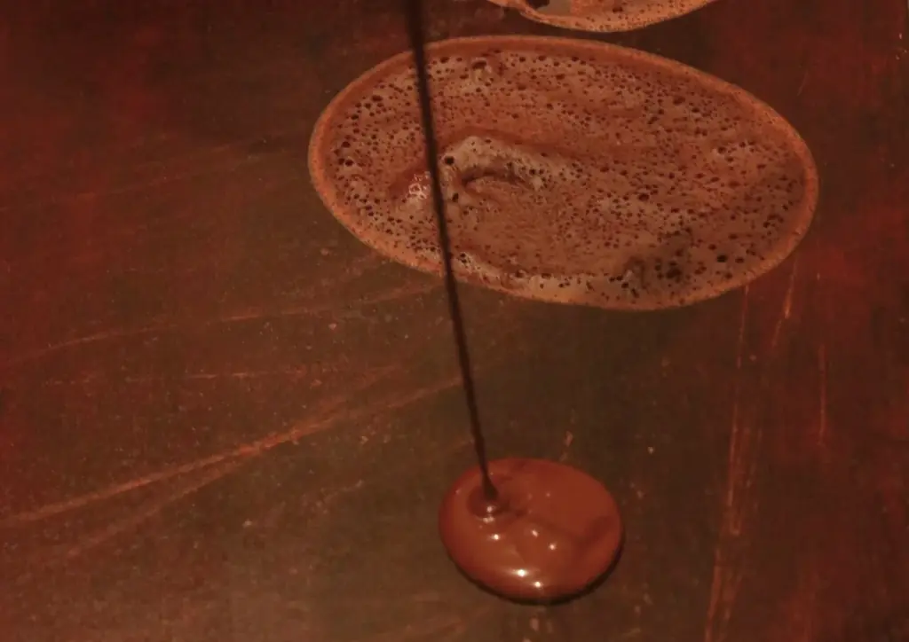 【創業160年・山口下関の老舗】松琴堂が作る、年間8万本販売の人気菓子からバレンタイン限定「ゆきごろも しょこら」2月2日(月)より販売開始 画像 2