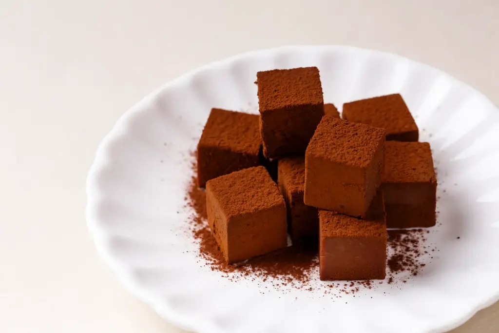 【こだわりの練り込み製法】鎌倉ウィッチのバレンタイン。3種のチョコレートに茶葉の芳醇な香りを閉じ込めた『生チョコレート・アールグレイ』登場 画像 2