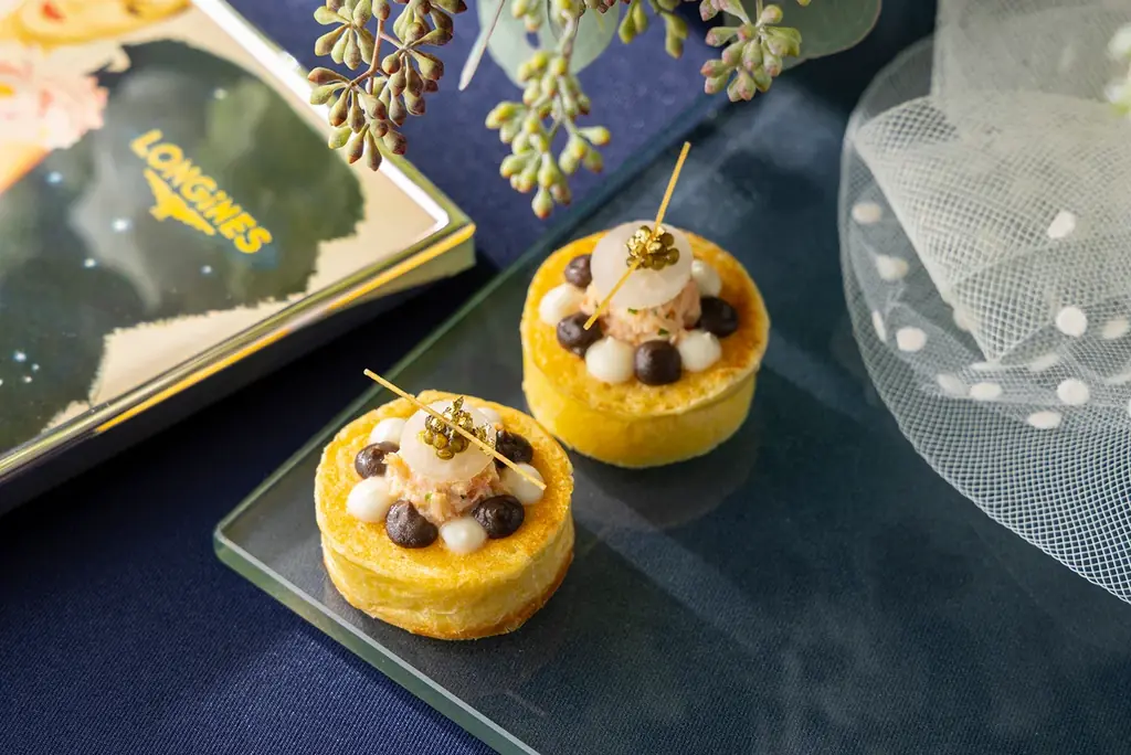 コンラッド東京、2026年3月1日（日）より「桜ストロベリーアフタヌーンティー with ロンジン」を開催 画像 8