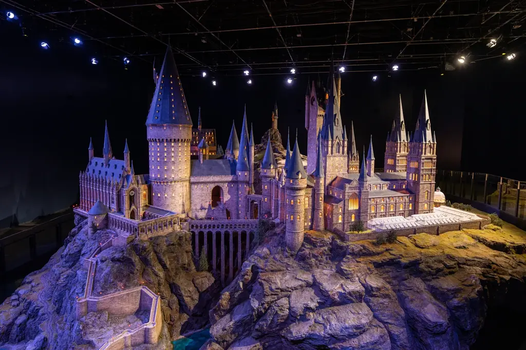 ワーナー ブラザース スタジオツアー東京 – メイキング・オブ・ハリー・ポッター 映画『ハリー・ポッターと賢者の石』公開25周年記念 映画誕生の原点をたどる 特別企画「ホグワーツからの招待状」開催決定 画像 12