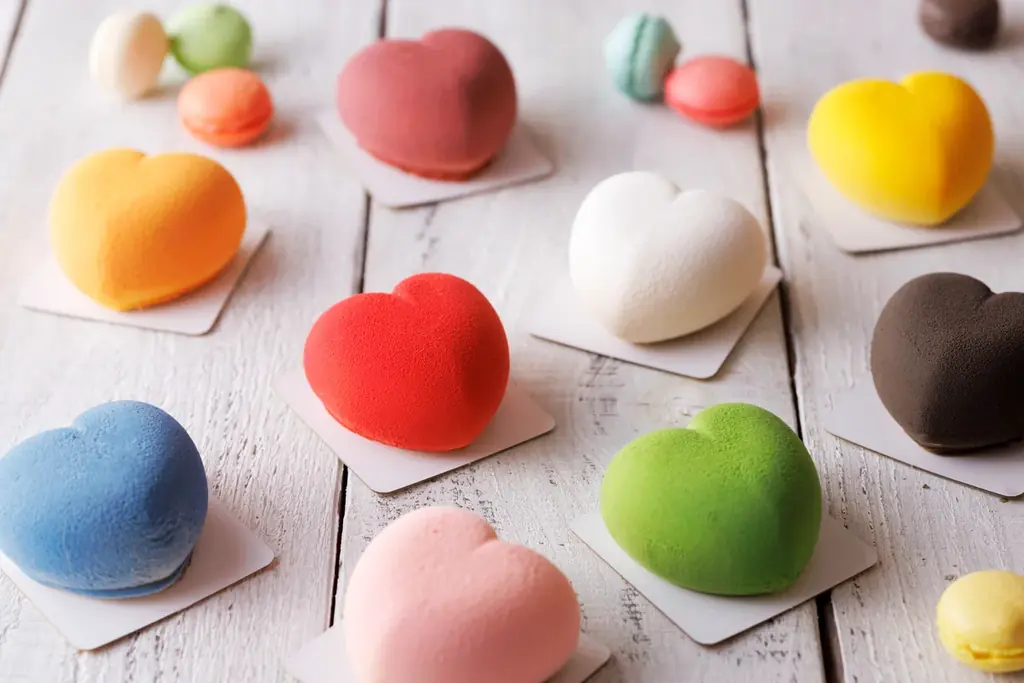 あなただけの“推し色”に染まる！自分で仕上げる「パレットケーキ」で推し撮りが楽しめる「推し色スイーツブッフェ」札幌東急REIホテルにて2月21日より期間限定開催 画像 3