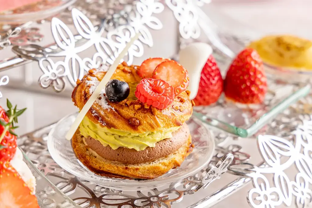 【ヒルトン東京お台場】春を彩る、いちごスイーツの優雅なひととき　「ストロベリーアフタヌーンティー」が登場 画像 4