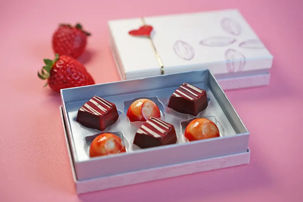 あまりんボンボンショコラ、ハートマンディアン、クッキー缶などバレンタインスイーツを2026年1月30日(金)～2月14日(土)の期間限定で販売！【ロイヤルパインズホテル浦和】 画像 2